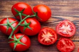 Deretan Makanan Pemicu Sakit Perut, dari Tomat hingga Cokelat