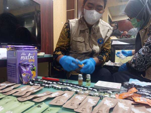 Heboh Pabrik Narkoba di Apartemen Ancol, BNN Buru 3 WNA China Heboh Pabrik Narkoba di Apartemen Ancol, BNN Buru 3 WNA China