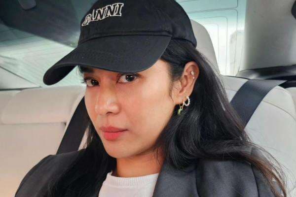 Cerita Dian Sastro Merasa Lebih Cantik dan Percaya Diri dengan Rambut Pendeknya Cerita Dian Sastro Merasa Lebih Cantik dan Percaya Diri dengan Rambut Pendeknya