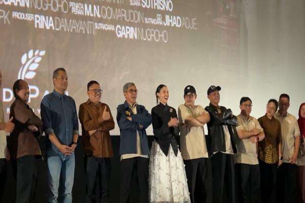 Diangkat dari Kisah Nyata, Film Garin Nugroho Nyanyi Sunyi dalam Rantang Resmi Tayang Diangkat dari Kisah Nyata, Film Garin Nugroho Nyanyi Sunyi dalam Rantang Resmi Tayang