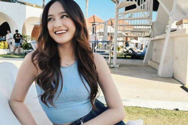 Diduga Liburan Bareng Rizky Nazar, Potret Salshabilla Adriani di Bali Panen Hujatan Diduga Liburan Bareng Rizky Nazar, Potret Salshabilla Adriani di Bali Panen Hujatan