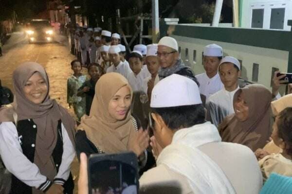 Dikunjungi Siti Atikoh, Santriwati Syifaul Qulub Titip Salam untuk Alam Ganjar