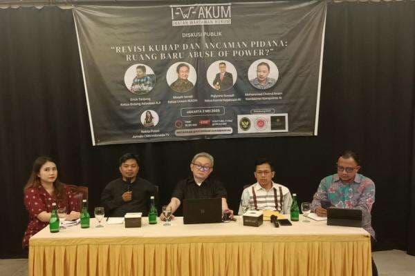 Direktur Pemberitaan Jak TV Terjerat Pidana, Komisi Kejaksaan: Produk Jurnalistik Sekejam Apa Pun Tak Bisa Dijadikan Delik Hukum Direktur Pemberitaan Jak TV Terjerat Pidana, Komisi Kejaksaan: Produk Jurnalistik Sekejam Apa Pun Tak Bisa Dijadikan Delik Hukum