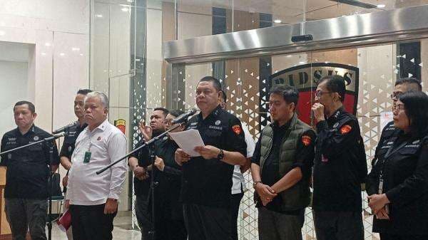 Pengadaan Chromebook Capai Rp9,3 Triliun, Kejagung: Semua Atas Perintah Nadiem Makarim Pengadaan Chromebook Capai Rp9,3 Triliun, Kejagung: Semua Atas Perintah Nadiem Makarim