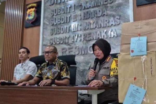 Polda Lampung Serahkan Berkas 3 Polisi Gugur Ditembak Oknum TNI ke Denpom Polda Lampung Serahkan Berkas 3 Polisi Gugur Ditembak Oknum TNI ke Denpom
