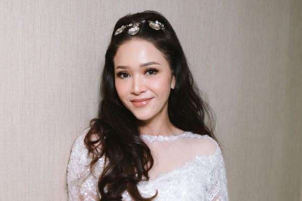 Ditantang Ahmad Dhani Klarifikasi, Maia Estianty Tanggapi Isu Viral: Jangan Ngarang! Ditantang Ahmad Dhani Klarifikasi, Maia Estianty Tanggapi Isu Viral: Jangan Ngarang!