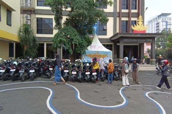 Ditinggal Mudik, Warga Titipkan Kendaraan di Polresta Bandarlampung Ditinggal Mudik, Warga Titipkan Kendaraan di Polresta Bandarlampung
