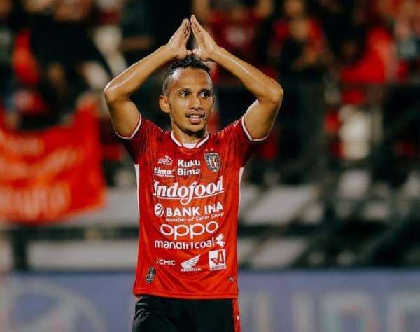 Ditonton Langsung Shin Tae-yong saat Laga Bali United vs Persebaya Surabaya, Irfan Jaya: Semoga Bisa Bela Timnas Indonesia Lagi Ditonton Langsung Shin Tae-yong saat Laga Bali United vs Persebaya Surabaya, Irfan Jaya: Semoga Bisa Bela Timnas Indonesia Lagi