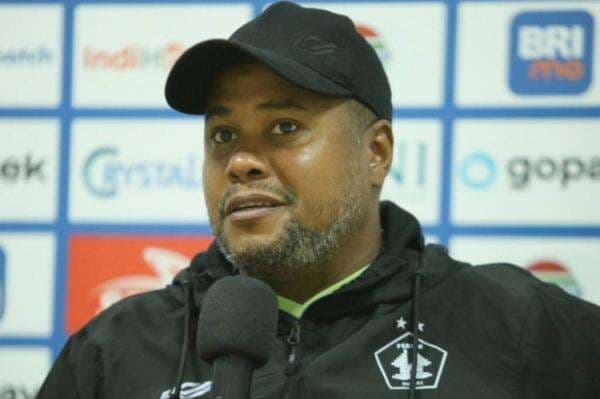 Persik Kediri Resmi Berpisah dengan Pelatih Divaldo Alves, Siapa Gantinya? Persik Kediri Resmi Berpisah dengan Pelatih Divaldo Alves, Siapa Gantinya?