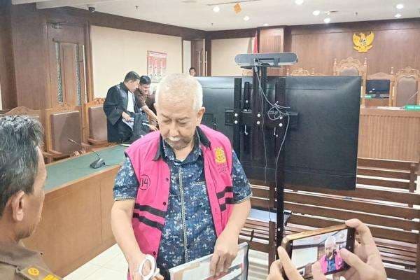 Divonis 7,5 Tahun Penjara, Eks Dirjen KA Kemenhub Prasetyo Boeditjahjono Bungkam Divonis 7,5 Tahun Penjara, Eks Dirjen KA Kemenhub Prasetyo Boeditjahjono Bungkam