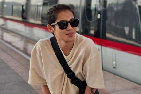 DJ Panda Tak Menyerah Meski Gagal Jenguk Erika Carlina di Rumah Sakit DJ Panda Tak Menyerah Meski Gagal Jenguk Erika Carlina di Rumah Sakit