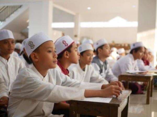Doa Sebelum Membaca Alquran, Lengkap Amalan Setelahnya Doa Sebelum Membaca Alquran, Lengkap Amalan Setelahnya