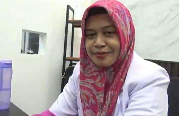 Bikin Haru, Begini Kisah Dokter Rafika Gratiskan Biaya Berobat Warga Miskin di Ponorogo Bikin Haru, Begini Kisah Dokter Rafika Gratiskan Biaya Berobat Warga Miskin di Ponorogo