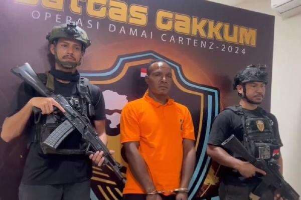 Satgas Damai Cartenz Tangkap DPO KKB Yekis Wanimbo, Sita Senjata Api Revolver Satgas Damai Cartenz Tangkap DPO KKB Yekis Wanimbo, Sita Senjata Api Revolver