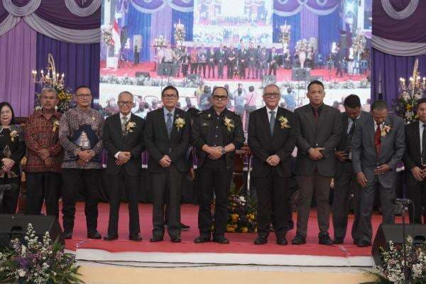 DPR Bakal Jadikan Gereja Pusat Pemberdayaan Anak Muda DPR Bakal Jadikan Gereja Pusat Pemberdayaan Anak Muda