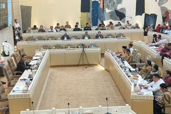 DPR Rapat Bareng KPU, Bawaslu, dan Kemendagri, Evaluasi Pelaksanaan PSU Pilkada 2024 DPR Rapat Bareng KPU, Bawaslu, dan Kemendagri, Evaluasi Pelaksanaan PSU Pilkada 2024