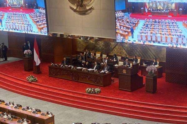 DPR Tak Bacakan Surat Pemakzulan Gibran di Sidang Paripurna DPR Tak Bacakan Surat Pemakzulan Gibran di Sidang Paripurna