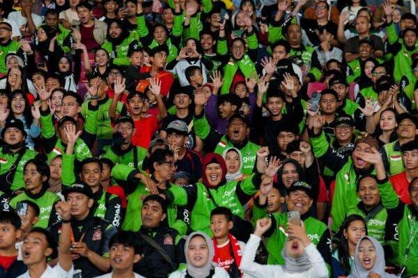 Semangat Suporter Menggema di Laga Perdana Piala Presiden 2025, dari Anak-anak hingga Driver Ojol Semangat Suporter Menggema di Laga Perdana Piala Presiden 2025, dari Anak-anak hingga Driver Ojol