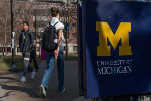 Dua Ilmuwan China Terlibat Bio-Smuggling, Universitas Michigan Jadi Sorotan Dua Ilmuwan China Terlibat Bio-Smuggling, Universitas Michigan Jadi Sorotan