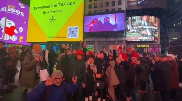 Dukung Ganjar-Mahfud, Animasi Anti-KKN Muncul di Times Square!