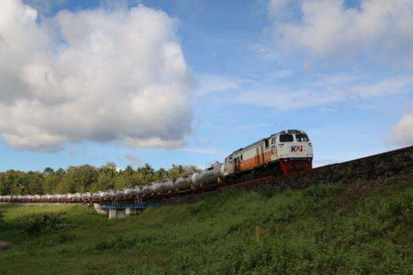 Dukung Kelancaran Lebaran, KAI Jamin Distribusi BBM Aman dan Tepat Waktu Dukung Kelancaran Lebaran, KAI Jamin Distribusi BBM Aman dan Tepat Waktu