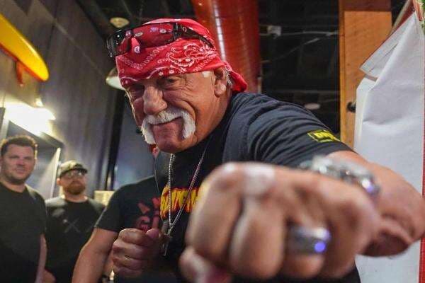 Legenda Gulat Profesional Hulk Hogan Meninggal Dunia karena Henti Jantung Legenda Gulat Profesional Hulk Hogan Meninggal Dunia karena Henti Jantung