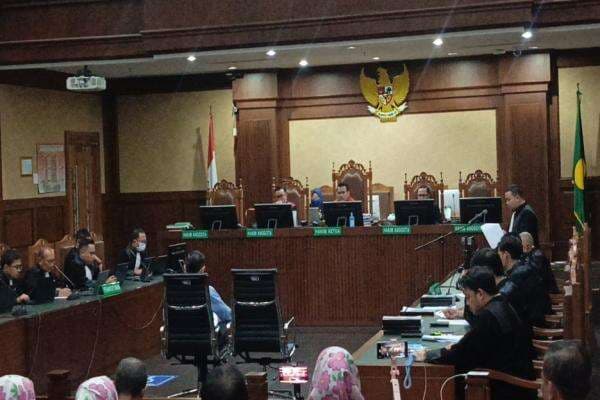 Duplik Tom Lembong: Saya Tak Pernah Beri Arahan ke Bawahan Penunjukan Produsen Gula Duplik Tom Lembong: Saya Tak Pernah Beri Arahan ke Bawahan Penunjukan Produsen Gula