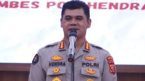 Oknum Brimob Ajudan Bupati Purwakarta Tepergok Selingkuh Diperiksa Propam Oknum Brimob Ajudan Bupati Purwakarta Tepergok Selingkuh Diperiksa Propam