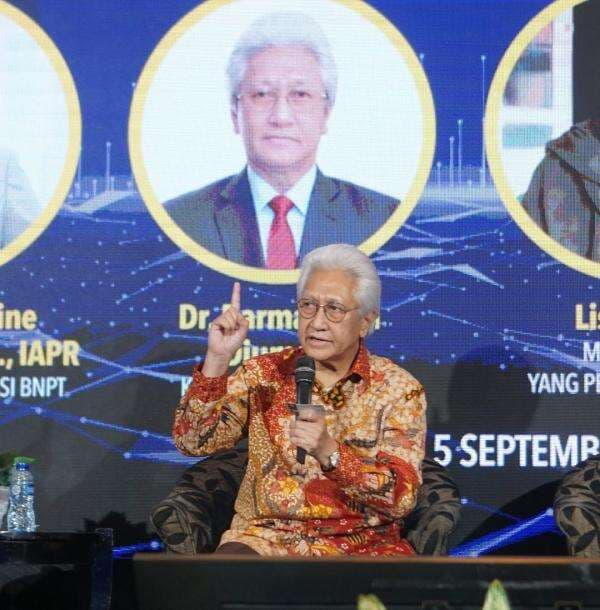 Densus 88 Tangkap Remaja di Gowa Sulsel, Ahli BNPT Ingatkan Semua Pihak Lawan Radikalisme Online Densus 88 Tangkap Remaja di Gowa Sulsel, Ahli BNPT Ingatkan Semua Pihak Lawan Radikalisme Online