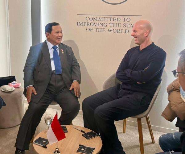 Pertemuan 45 Menit Prabowo dan Zidane Bahas Masa Depan Sepak Bola RI Pertemuan 45 Menit Prabowo dan Zidane Bahas Masa Depan Sepak Bola RI