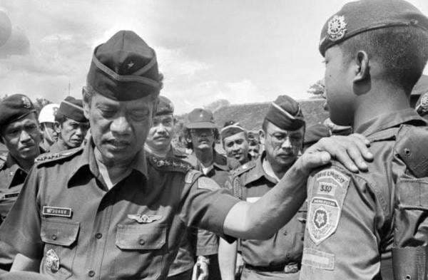 Kisah Persaingan Jenderal M Yusuf Panglima Para Prajurit dan Jenderal Intel LB Moerdani Kisah Persaingan Jenderal M Yusuf Panglima Para Prajurit dan Jenderal Intel LB Moerdani