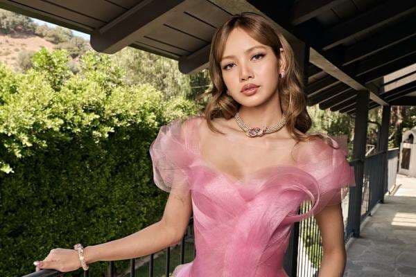 Lisa BLACKPINK Gabung Spin-Off Extraction, Adu Akting dengan Ma Dong Seok Lisa BLACKPINK Gabung Spin-Off Extraction, Adu Akting dengan Ma Dong Seok