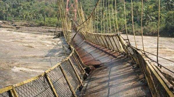 Siswa SD di Aceh Seberangi Sungai gegara Jembatan Putus, Pengerjaan Ditargetkan Mulai Juli Siswa SD di Aceh Seberangi Sungai gegara Jembatan Putus, Pengerjaan Ditargetkan Mulai Juli