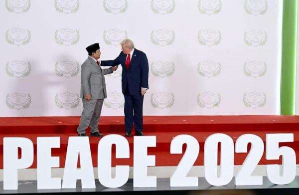 Momen Trump Sapa Prabowo: I See Tough Man Right Here Momen Trump Sapa Prabowo: I See Tough Man Right Here