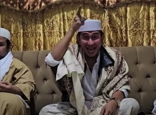 Ibu Habib Bahar Laporkan Istri Anggota Banser Korban Penganiayaan, Kasus Apa? Ibu Habib Bahar Laporkan Istri Anggota Banser Korban Penganiayaan, Kasus Apa?