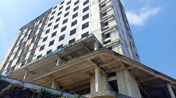 Cerita Gedung Mangkrak di Kota Bojonegoro, Mulai Mistis Hingga Ditemukan Kondom Bekas Cerita Gedung Mangkrak di Kota Bojonegoro, Mulai Mistis Hingga Ditemukan Kondom Bekas