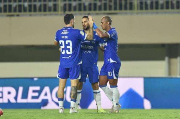 Hasil PSBS Biak vs Persib Bandung di Super League: Pangeran Biru Pesta Gol! Hasil PSBS Biak vs Persib Bandung di Super League: Pangeran Biru Pesta Gol!