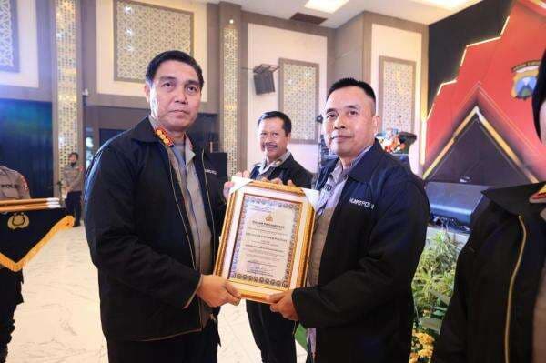 Kontennya Viral dan Inspiratif, Polres Bojonegoro Diganjar Penghargaan dari Bidhumas Polda Jatim Kontennya Viral dan Inspiratif, Polres Bojonegoro Diganjar Penghargaan dari Bidhumas Polda Jatim