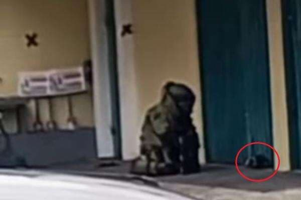 Benda Diduga Bom di Gereja GKPS Bandung Gegerkan Warga Kosambi Benda Diduga Bom di Gereja GKPS Bandung Gegerkan Warga Kosambi