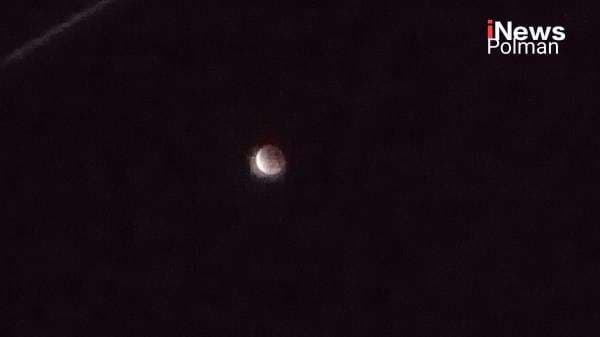 Langit Polewali Mandar Dihiasi Gerhana Bulan Total, Blood Moon Terlihat Jelas Langit Polewali Mandar Dihiasi Gerhana Bulan Total, Blood Moon Terlihat Jelas