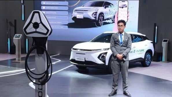 Pasar Mobil ICE di Indonesia Terus Turun, Penjualan Kendaraan Listrik Melonjak Pasar Mobil ICE di Indonesia Terus Turun, Penjualan Kendaraan Listrik Melonjak