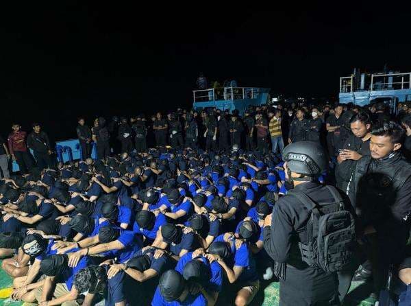 134 Napi Berisiko Tinggi Dipindah ke Nusakambangan, Kiriman dari Riau hingga Lampung 134 Napi Berisiko Tinggi Dipindah ke Nusakambangan, Kiriman dari Riau hingga Lampung