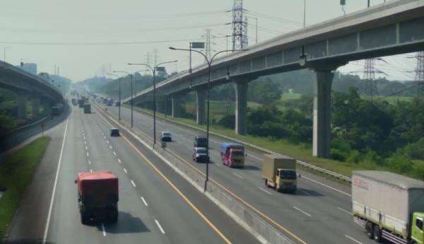 Kecelakaan Maut 2 Truk di Tol Cikampek, Sopir Tewas Luka Berat di Kepala Kecelakaan Maut 2 Truk di Tol Cikampek, Sopir Tewas Luka Berat di Kepala