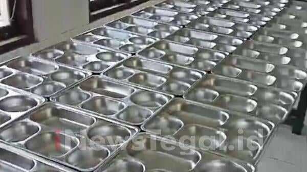 Warga Kota Tegal Jadi Korban Iming-iming Pengadaan MBG Siapkan 5 Ribu Ompreng Senilai 335 Juta Warga Kota Tegal Jadi Korban Iming-iming Pengadaan MBG Siapkan 5 Ribu Ompreng Senilai 335 Juta