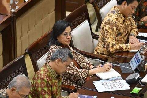 Menkeu Sri Mulyani Sebut UKT Tak Boleh Naik Meski Ada Efisiensi Anggaran Menkeu Sri Mulyani Sebut UKT Tak Boleh Naik Meski Ada Efisiensi Anggaran
