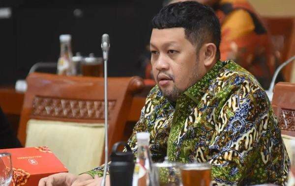 Penabrak Mahasiswa UGM Divonis 14 Bulan Penjara, DPR: Cederai Moral Hukum! Penabrak Mahasiswa UGM Divonis 14 Bulan Penjara, DPR: Cederai Moral Hukum!