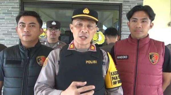Dua Pelaku Penjarah Daging Sapi Beku Program Makan Gratis Presiden di Muaro Jambi Ditangkap Polisi Dua Pelaku Penjarah Daging Sapi Beku Program Makan Gratis Presiden di Muaro Jambi Ditangkap Polisi