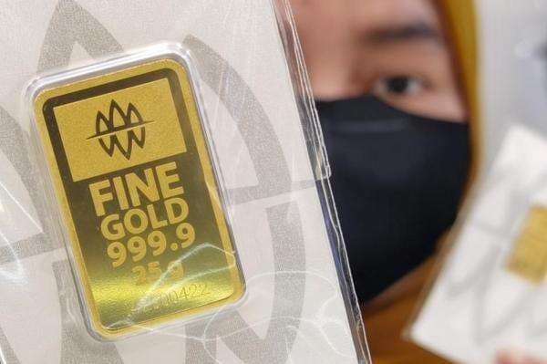 Kilau Emas Antam Kembali Meredup, Hari Ini Turun Rp20 Ribu ke Rp2.713.000 per Gram Kilau Emas Antam Kembali Meredup, Hari Ini Turun Rp20 Ribu ke Rp2.713.000 per Gram