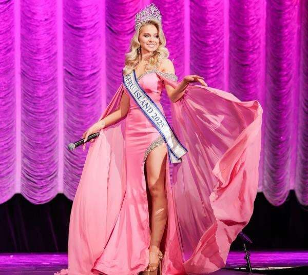 Tragedi Miss Islandia 2025, Dipaksa Mundur hingga Diminta Bayar Penalti usai Keracunan Makanan Tragedi Miss Islandia 2025, Dipaksa Mundur hingga Diminta Bayar Penalti usai Keracunan Makanan