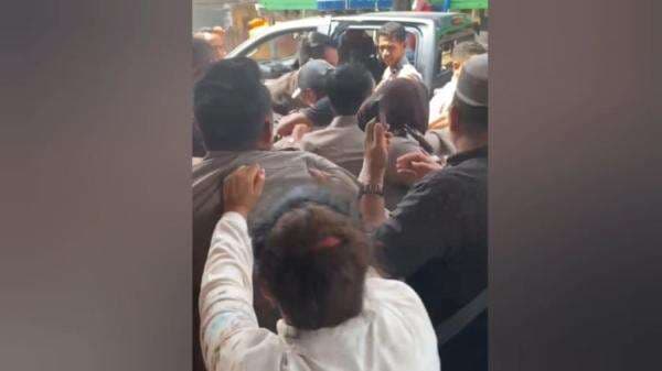 Seorang Ibu Usia 64 Tahun Dibegal di Halaman Rumahnya di Baubau, Pelaku Diamuk Warga Seorang Ibu Usia 64 Tahun Dibegal di Halaman Rumahnya di Baubau, Pelaku Diamuk Warga